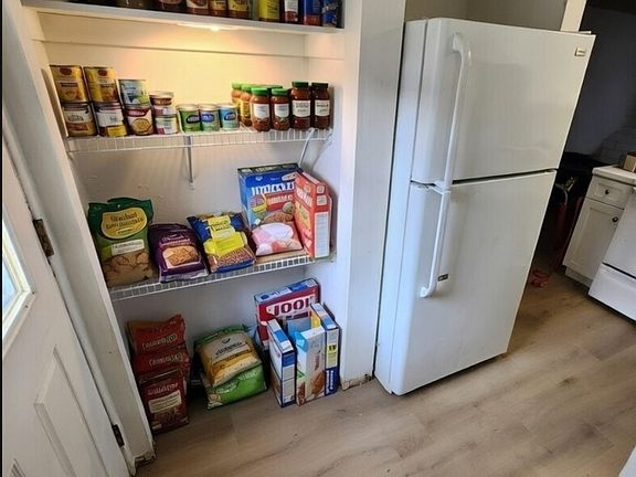 5th image of 985 Somerset Dr APT 6