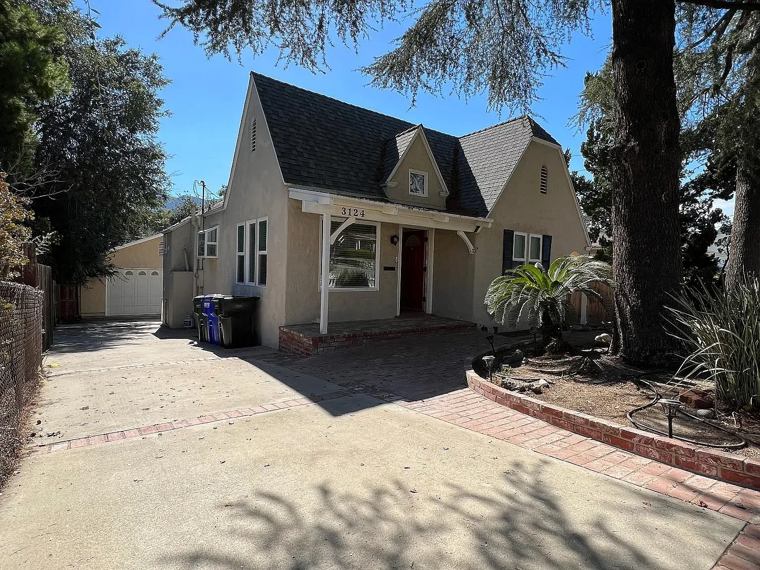 2 bed, 830 sqft, $3,500 — Photo 1