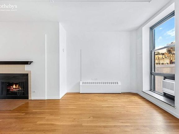 3rd image of 426 West Broadway