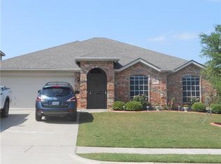 911 Azalea Ct, Burleson, TX 76028