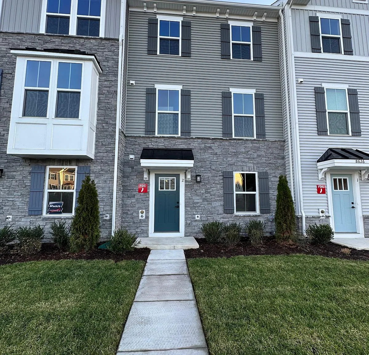 4 bed, 1741 sqft, $3,000 — Photo 2