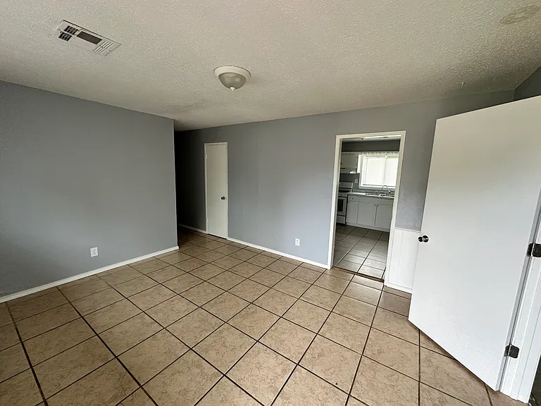 1528 SE 47th Pl — Photo 13