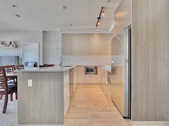 5th image of 6283 Kingsway #227