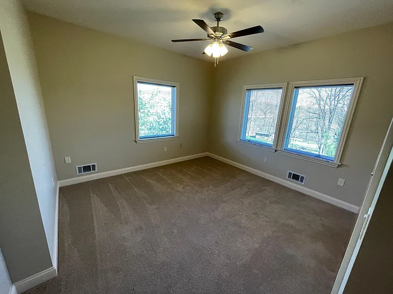 1373 Washington Pike #1 — Photo 9