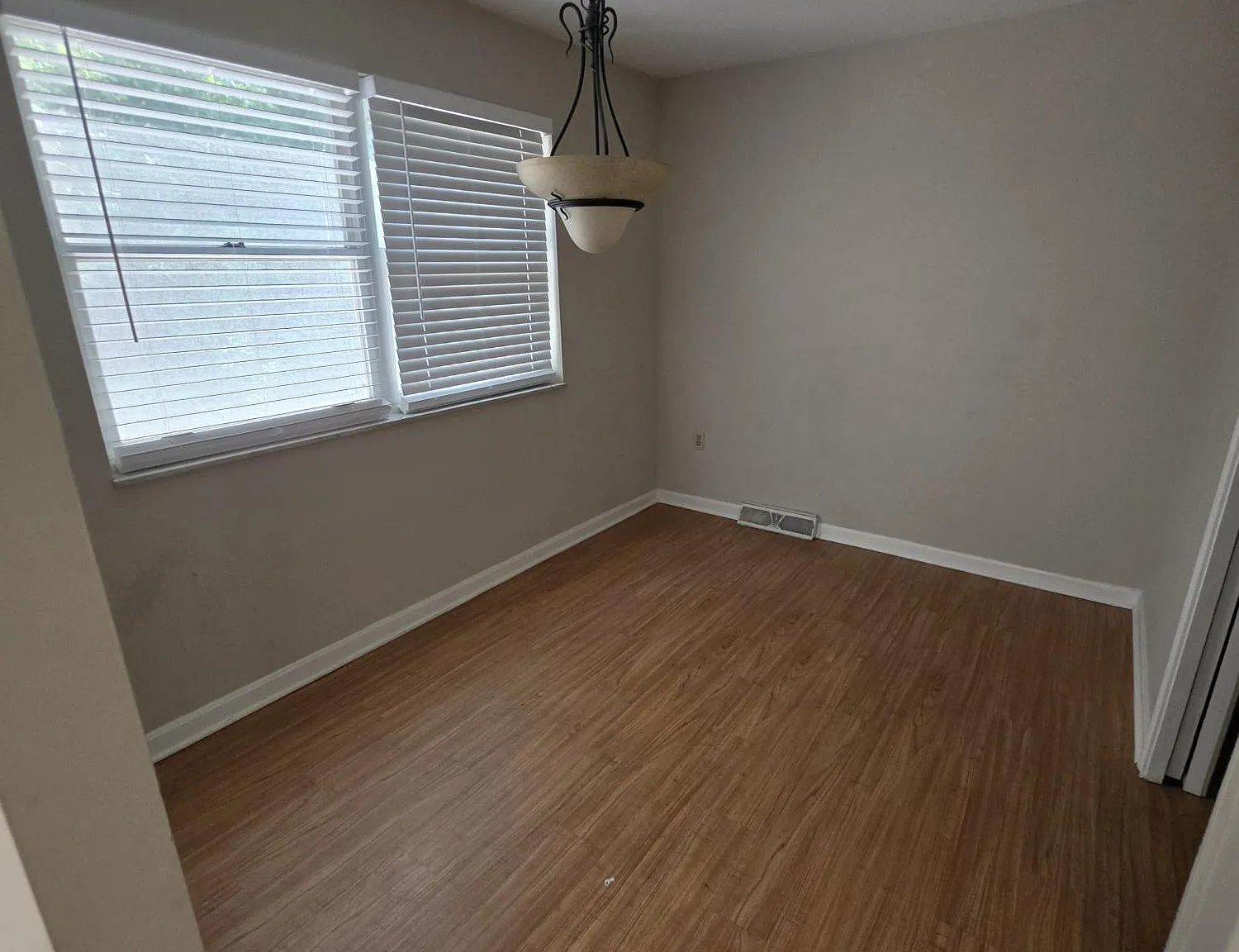 2 bed, 1000 sqft, $1,450 — Photo 3