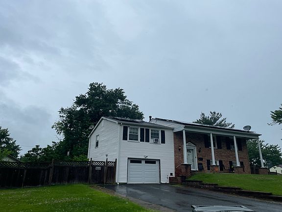 3rd image of 26 Newtown Ln