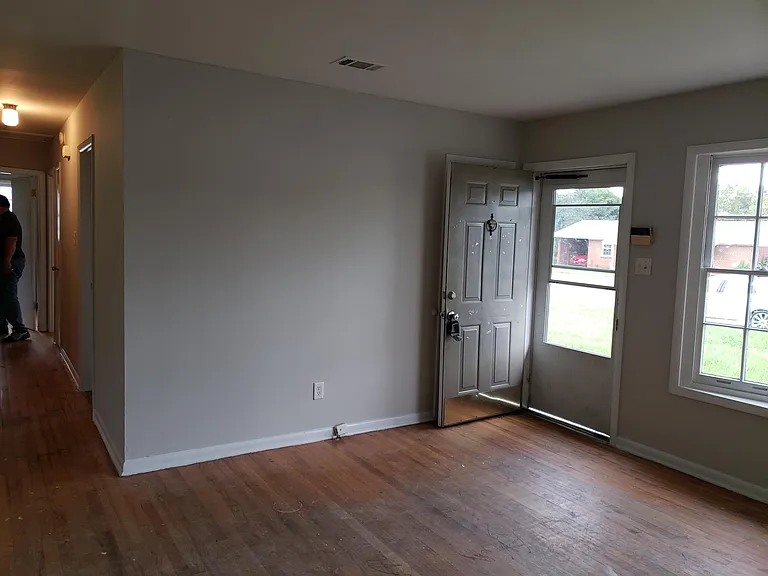 203 Willow Ave — Photo 3