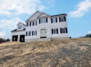 795 Leominster Rd, Lunenburg, MA 01462