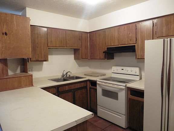 4th image of 633 Louisiana Blvd SE APT D