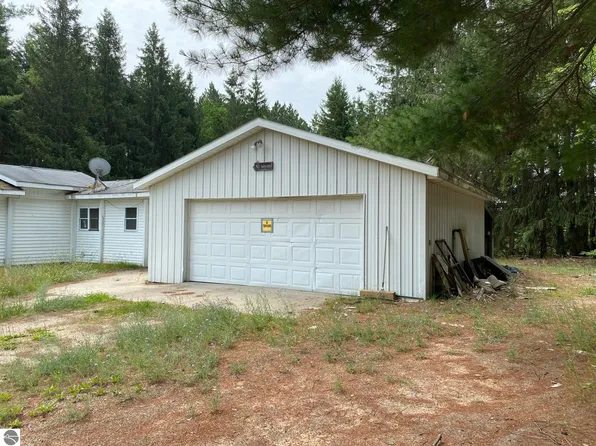 12282 Coster Rd SW, Fife Lake, MI 49633