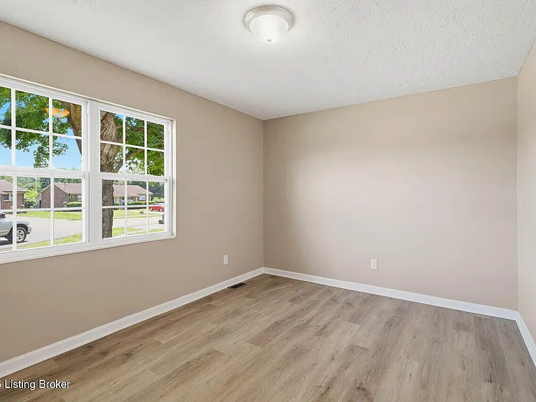 111 Evergreen Ct — Photo 14