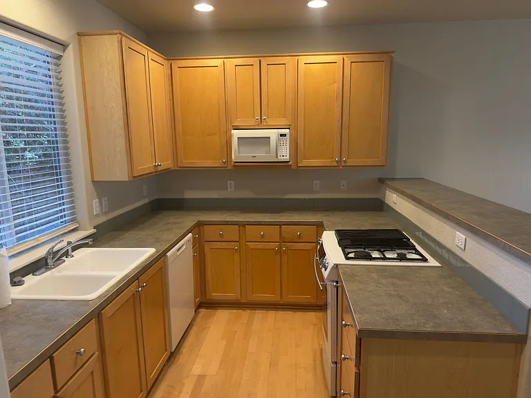 14735 SW Redbud Way — Photo 3