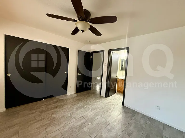 10609 W Rosewood Dr — Photo 9
