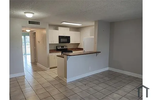 1523 Meadows Cir W Photo 1