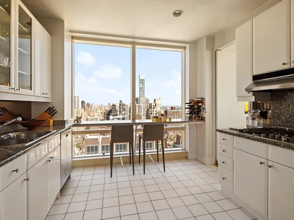 845 United Nations Plaza image 5 of 9