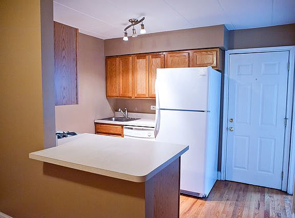 5th image of 6137 W 64th Pl APT 105