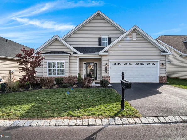 413 General Dr, Mechanicsburg, PA 17050