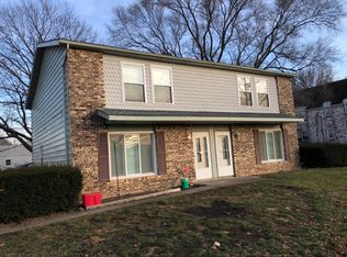 904 Crescent Dr #A, Champaign, IL 61821