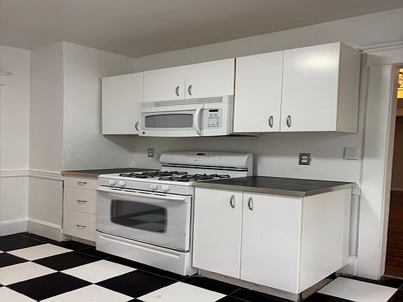 5th image of 212 Putnam Ave Floor 2