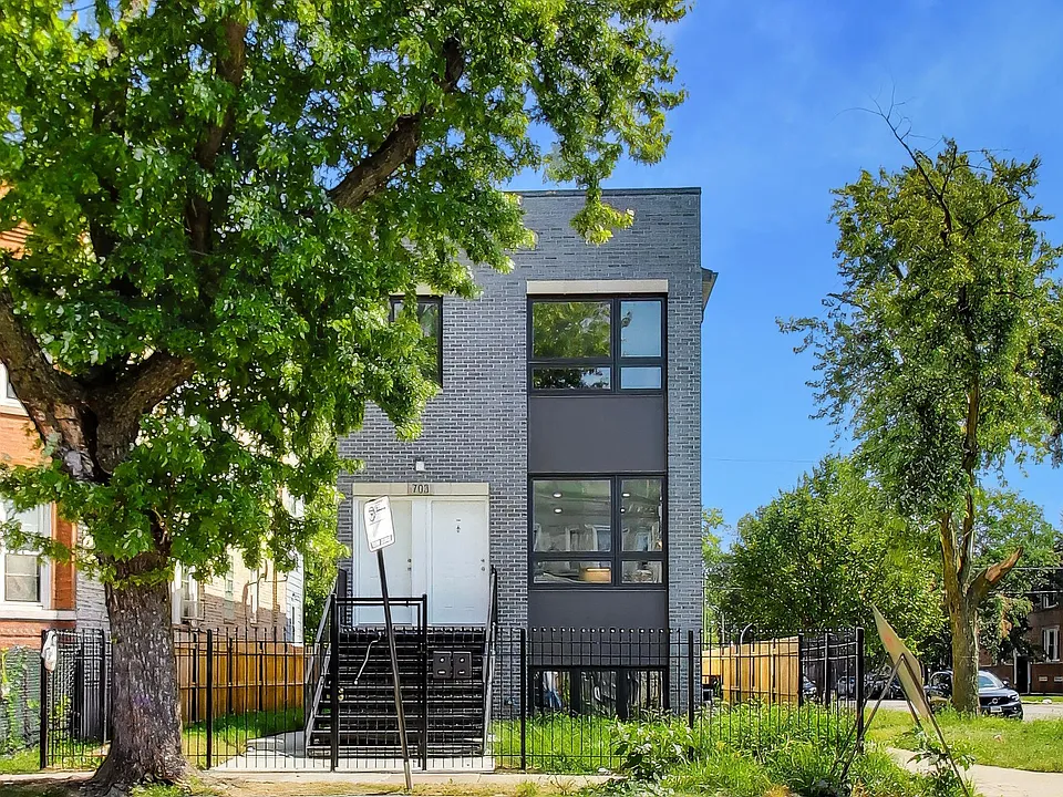 703 N Homan Ave #1