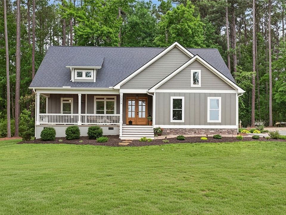 1st image of 2024 Retreat Pointe Rd