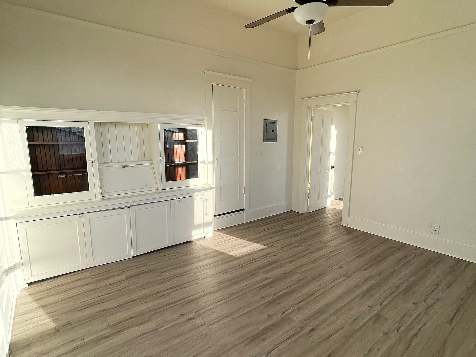 3 bed, $3,100 — Photo 2