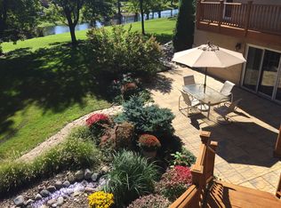 525 Alexander Ct, Inverness, IL 60010