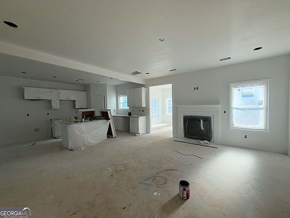2nd image of 998 S Laney Rd