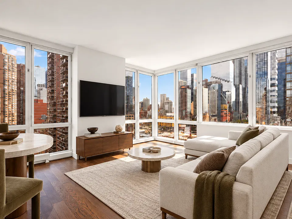 605 W 42nd St #18H