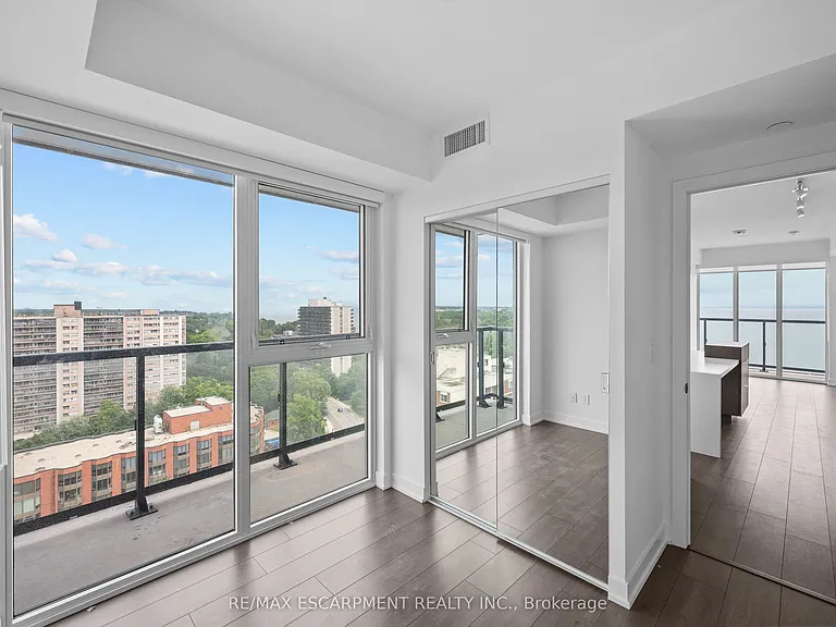 370 Martha St #1503 — Photo 11