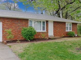 12425 Old Jamestown Rd, Florissant, MO 63033