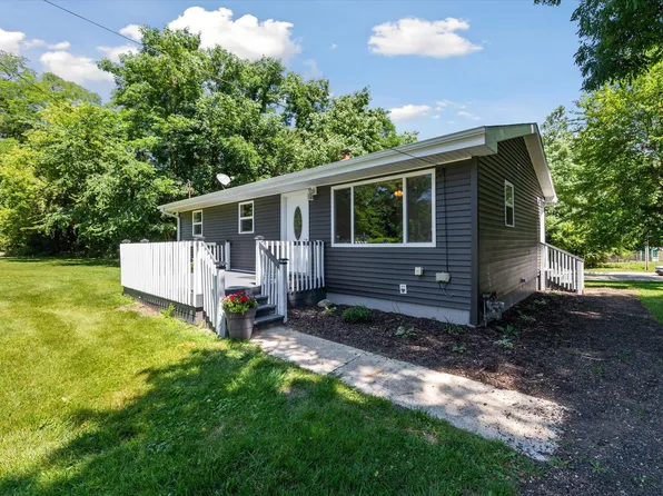 970 Edgecumbe Ave, Benton Harbor, MI 49022