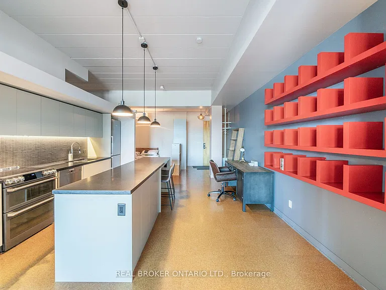 160 Baldwin St #405 — Photo 4
