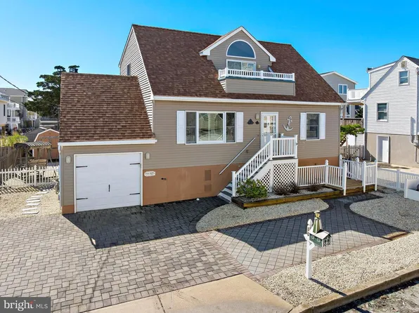 10 W Mermaid Ln, Brant Beach, NJ 08008