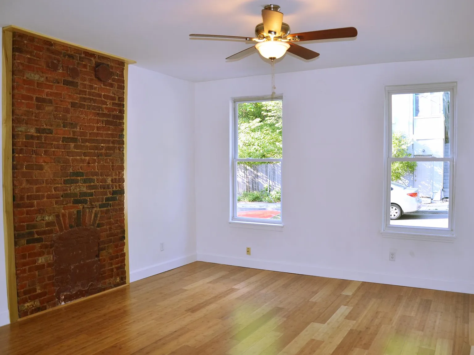 2 bed, 1.5 bath, 1221 sqft, $1,390 — Photo 4
