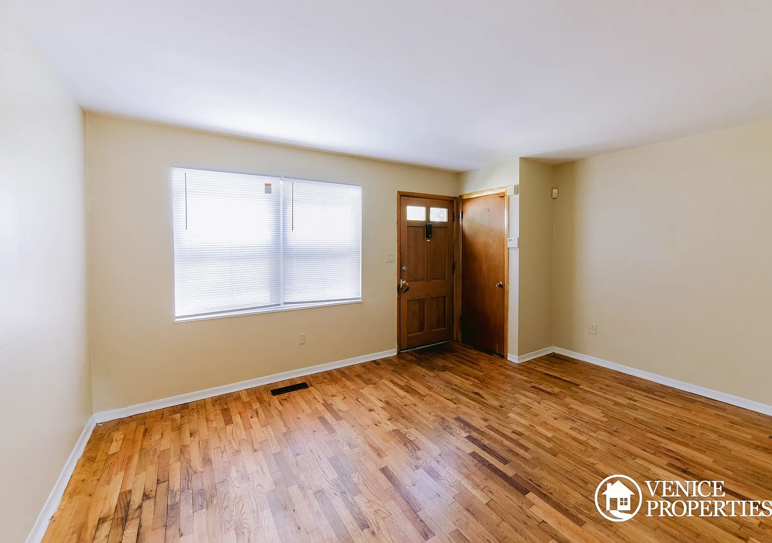3 Bedroom On OSU Campus — Photo 3