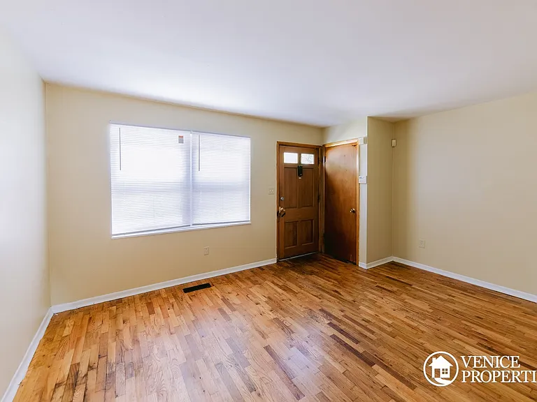 171 E 12th Ave #2 — Photo 3