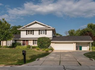 3340 S Russel Rd, New Berlin, WI 53151