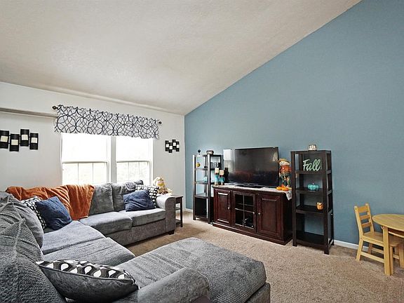 4th image of 565 Laurel Grove Ct