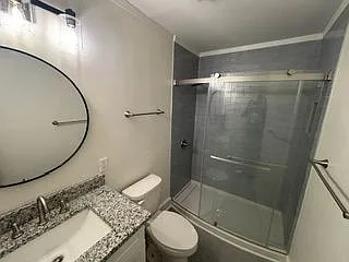 702 E Henry St #B — Photo 7