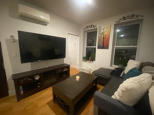 Rented by David Francis New York LLC | media 11