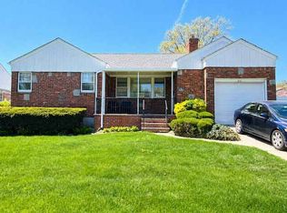63-20 255th St, Little Neck, NY 11362