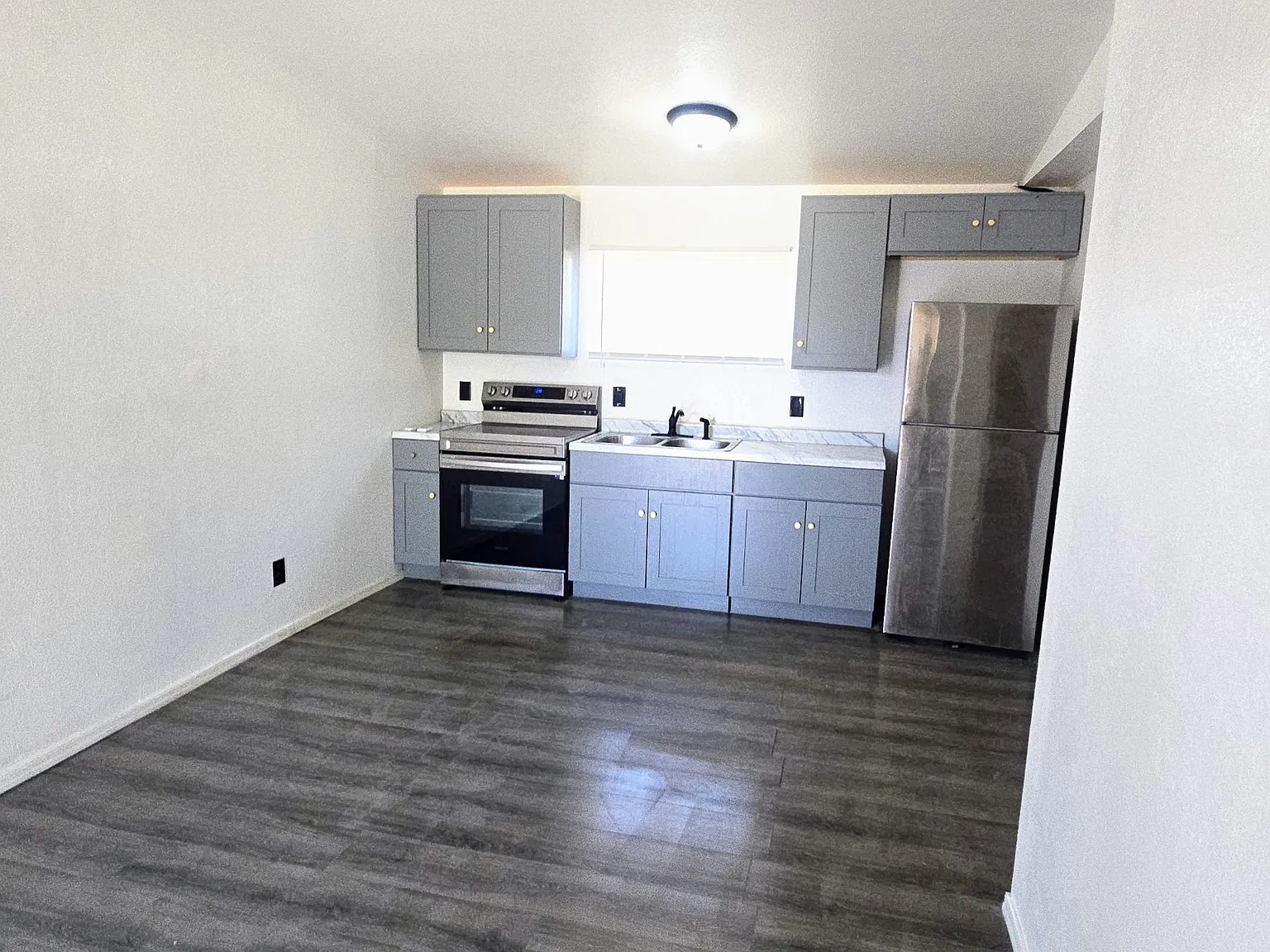 Taylor Street - 2231-2 — Photo 4