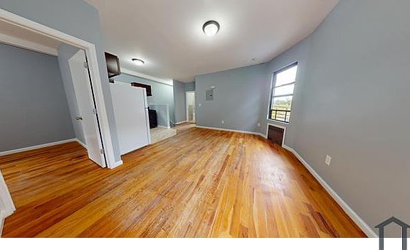 3rd image of 187 Nicholas Ave #2