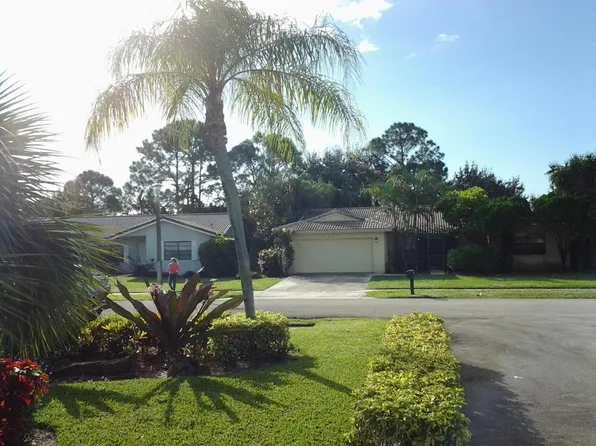 6270 Woodbury Rd, Boca Raton, FL 33433