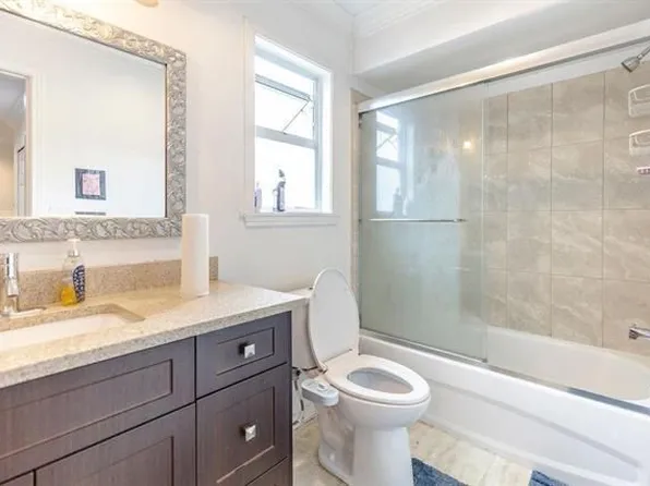 12769 114b Ave, Surrey, BC V3V 3P7