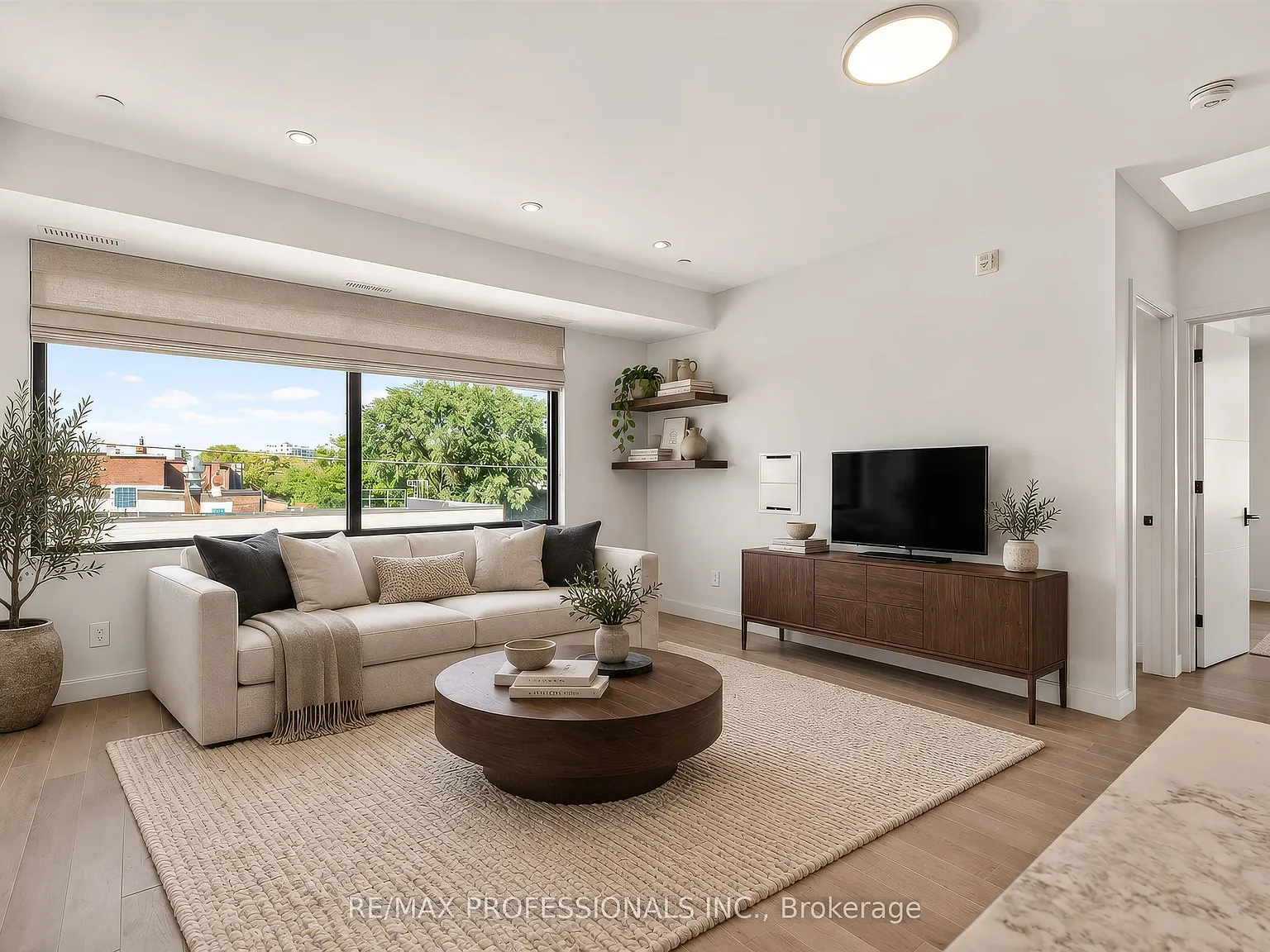 2 bed, $3,600 — Photo 4
