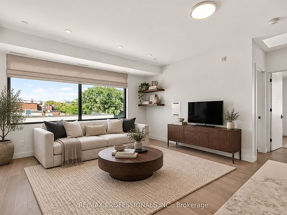 4th image of 393 Perth Ave #301