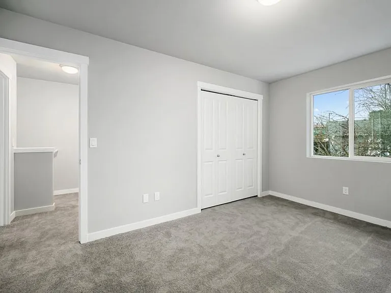 352 NE Evergreen Ct #16 — Photo 3