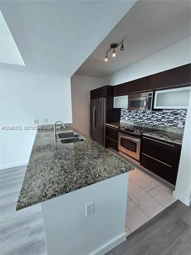 950 Brickell Bay Dr cu-3300, Miami, FL 33131 — Photo 2